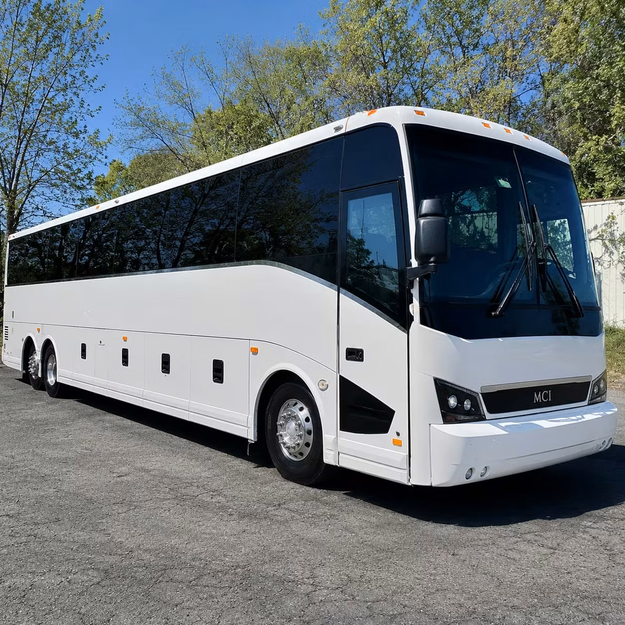 shuttle your team between the exxonmobil beaumont complex and downtown hotels